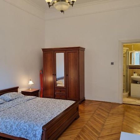 Apex Apartment Boedapest Buitenkant foto